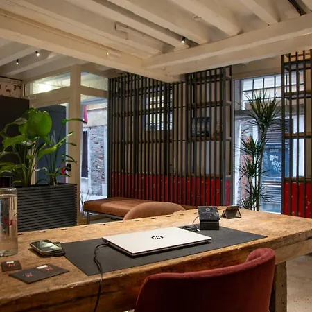 Otel Casa W