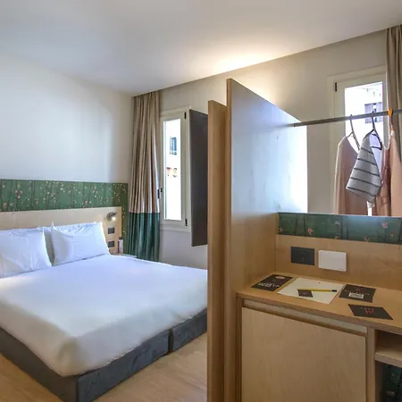 Otel Casa W 3*