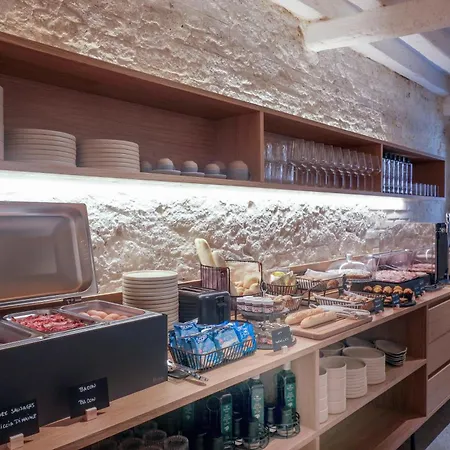 Ξενοδοχείο Casa W 3*